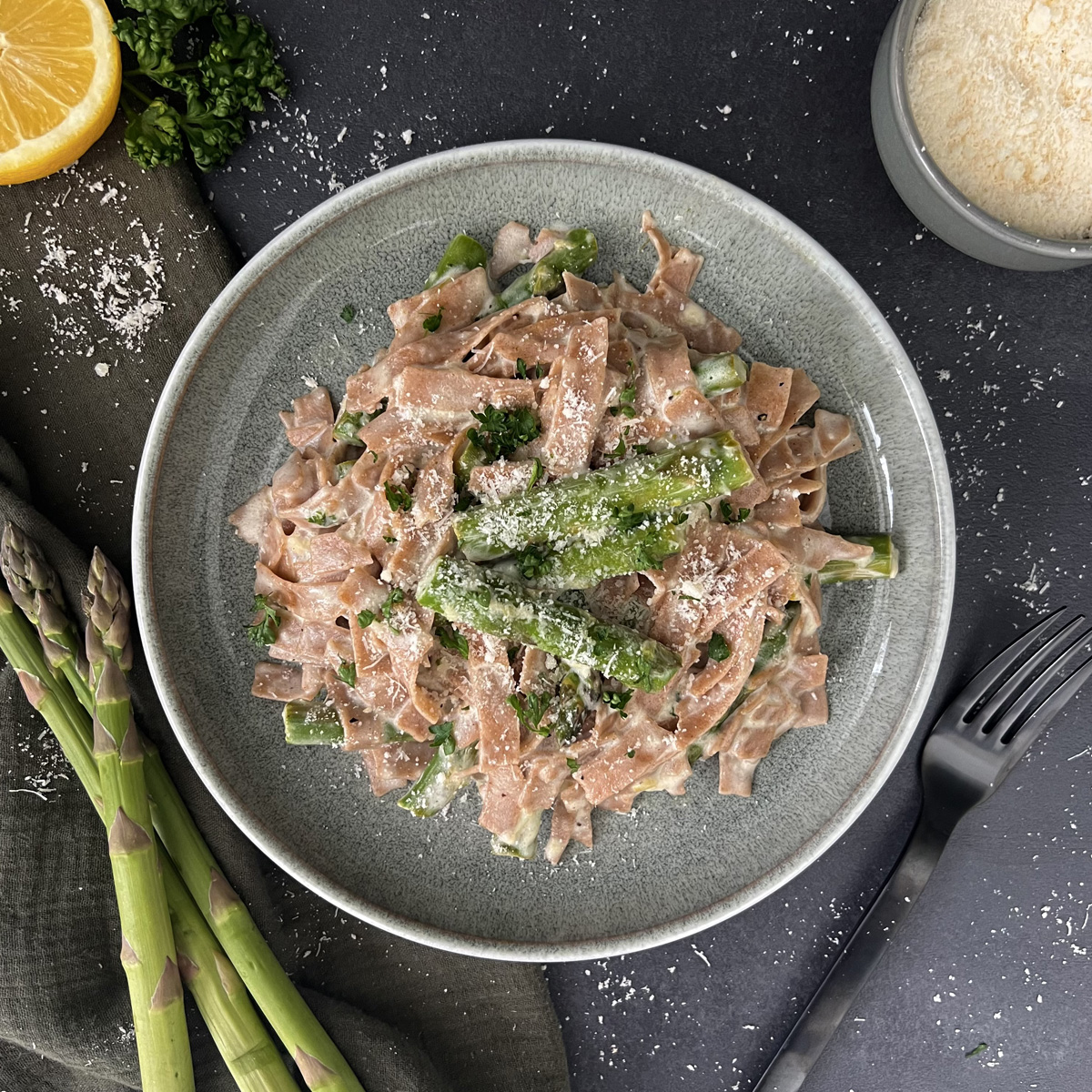 Dinkel Pasta mit grünem Spargel Dinkel Pasta mit grünem Spargel