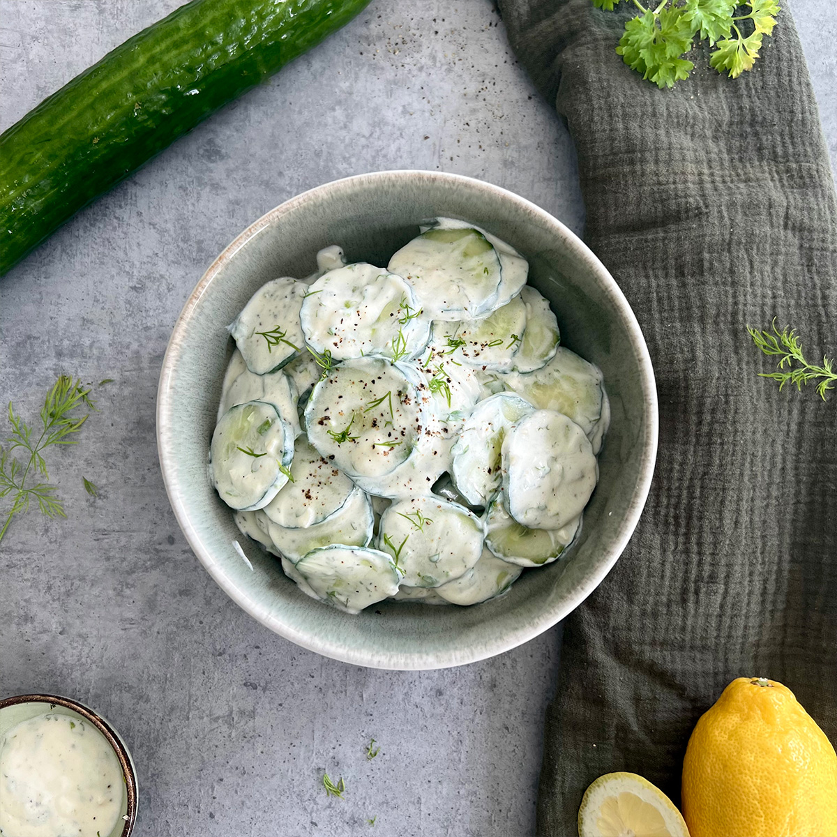Gurkensalat mit Joghurt Dressing