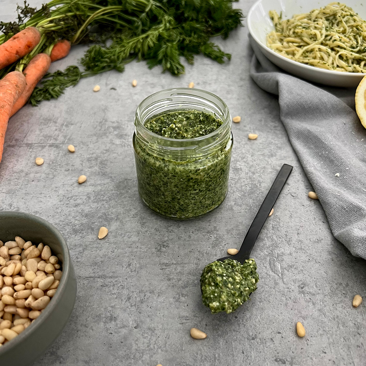 Pesto aus Karottengrün