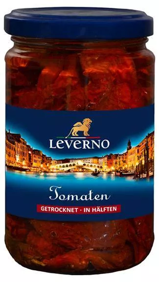 Getrocknete Tomaten in Hälften in Öl