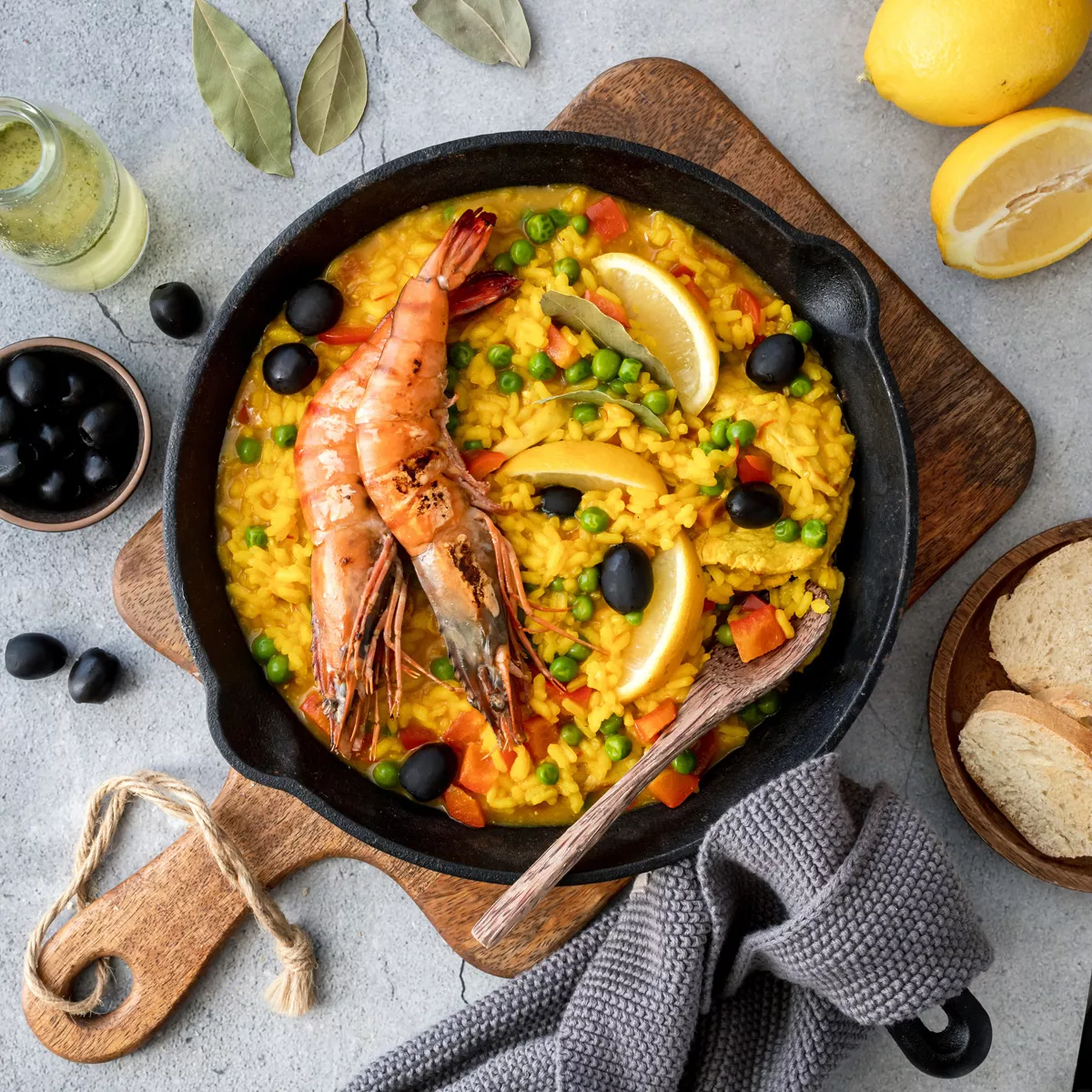 Paella mit Oliven