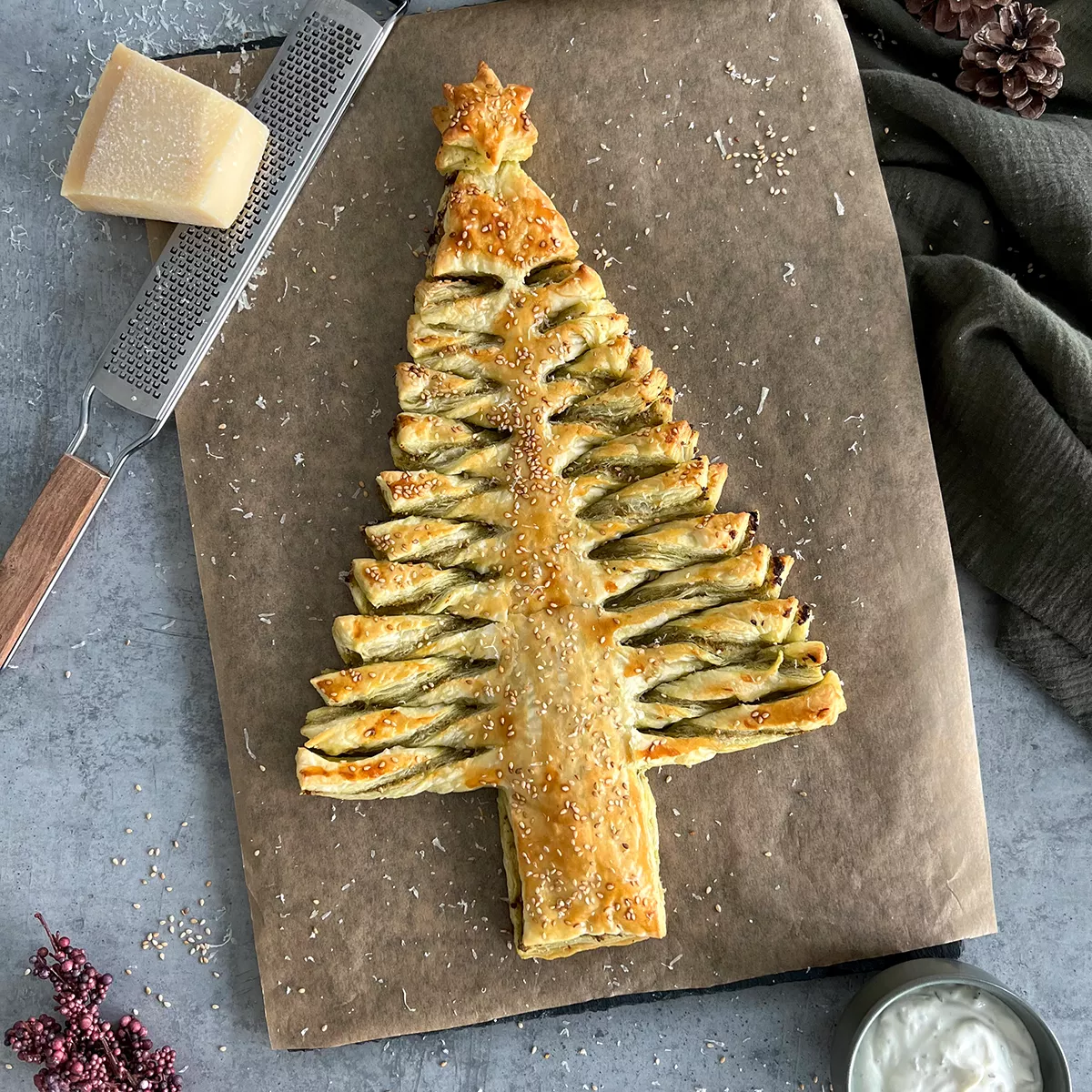 Pesto Blätterteig Tannenbaum