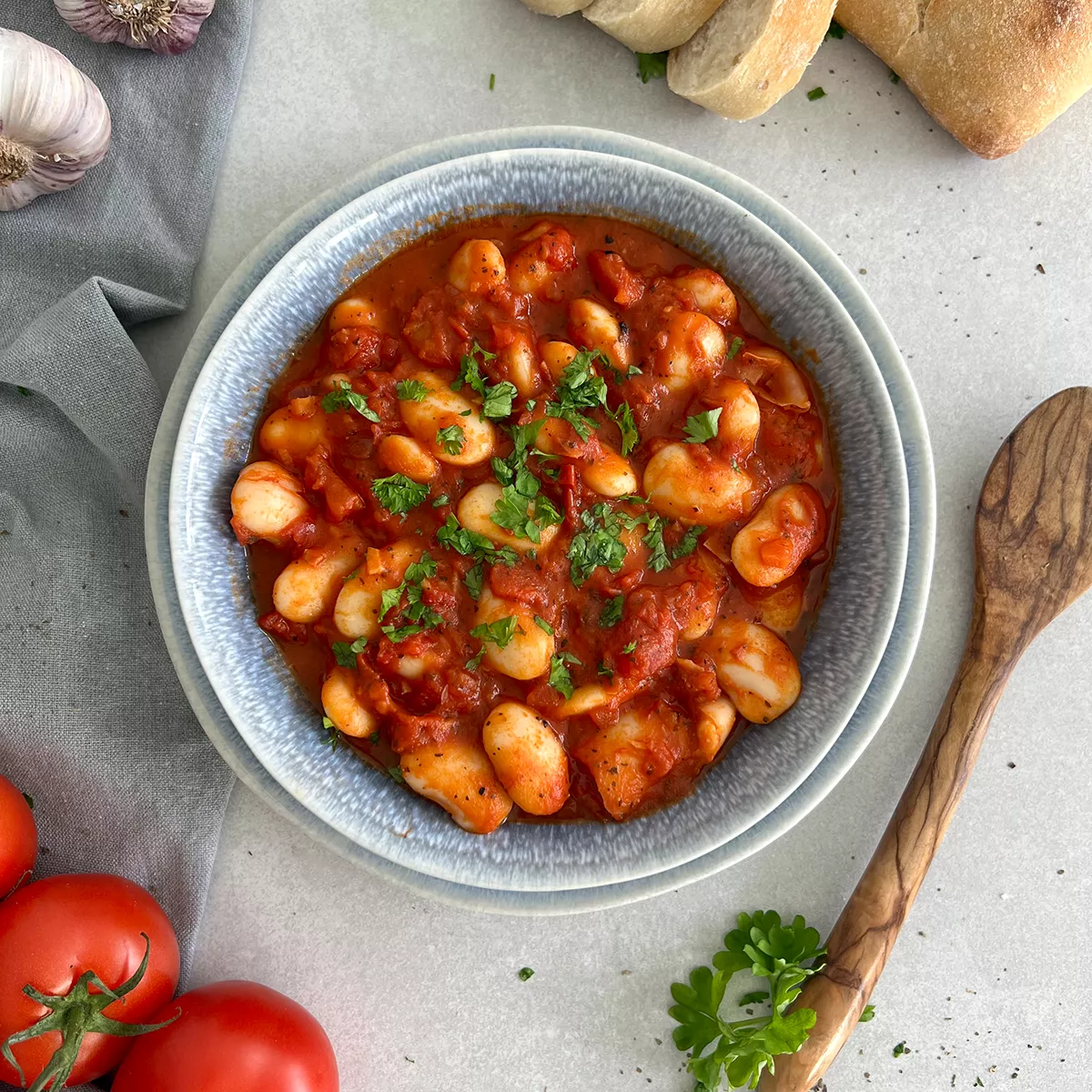 Riesenbohnen in cremiger Tomatensauce