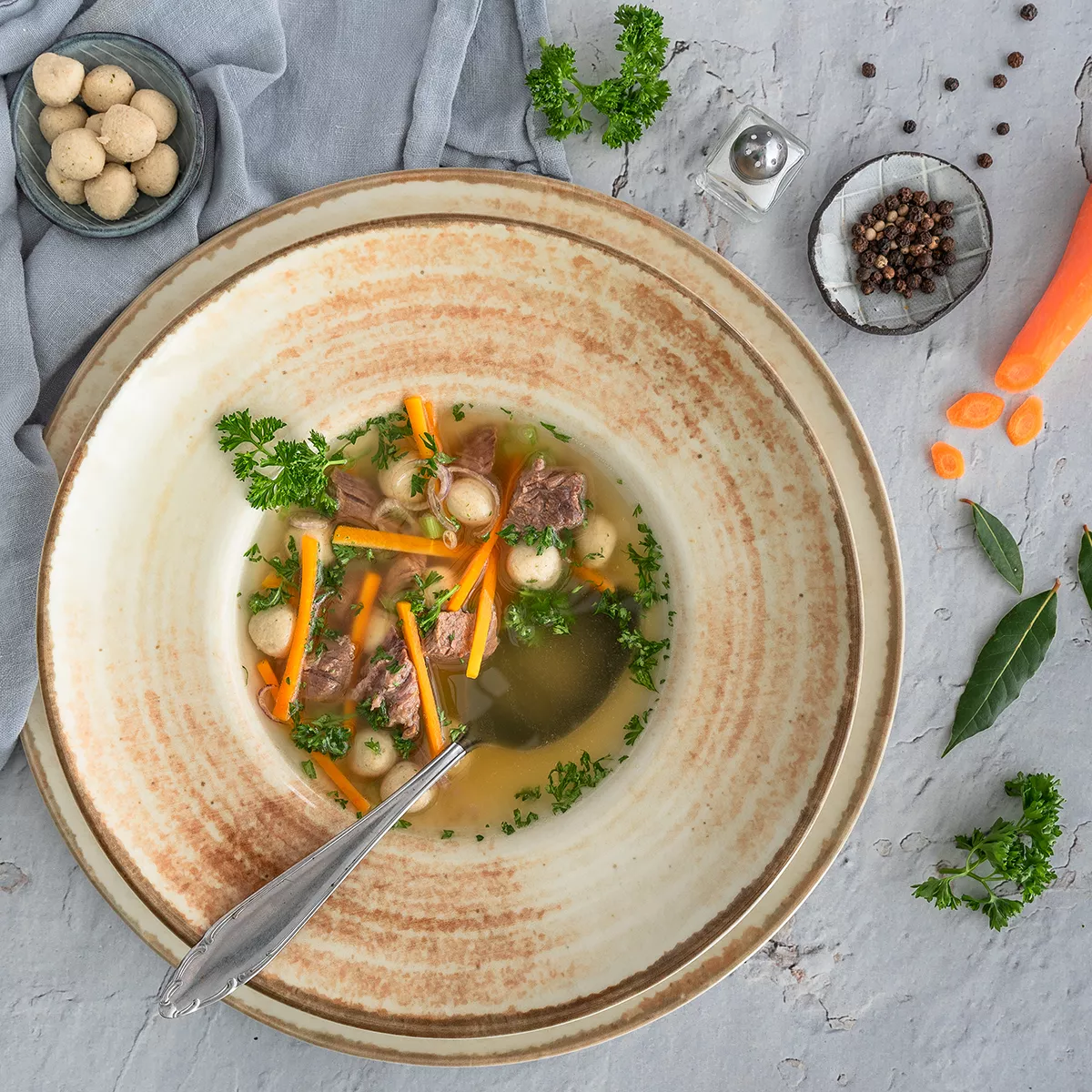 Rindfleischsuppe mit Markklößchen