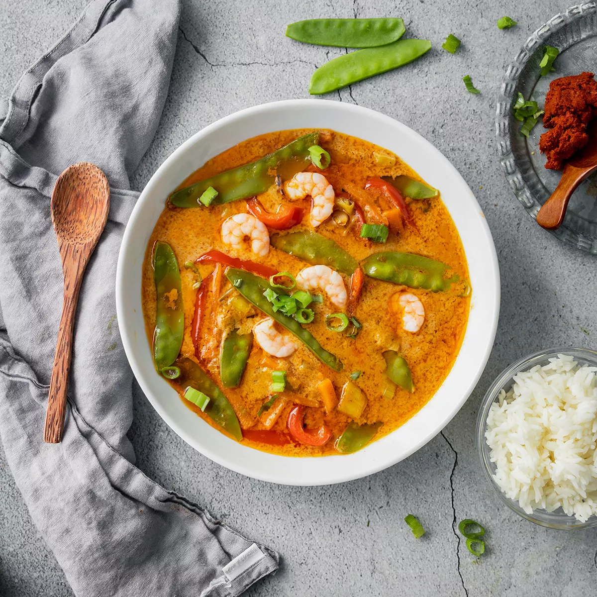 Rotes Thai Curry mit Garnelen