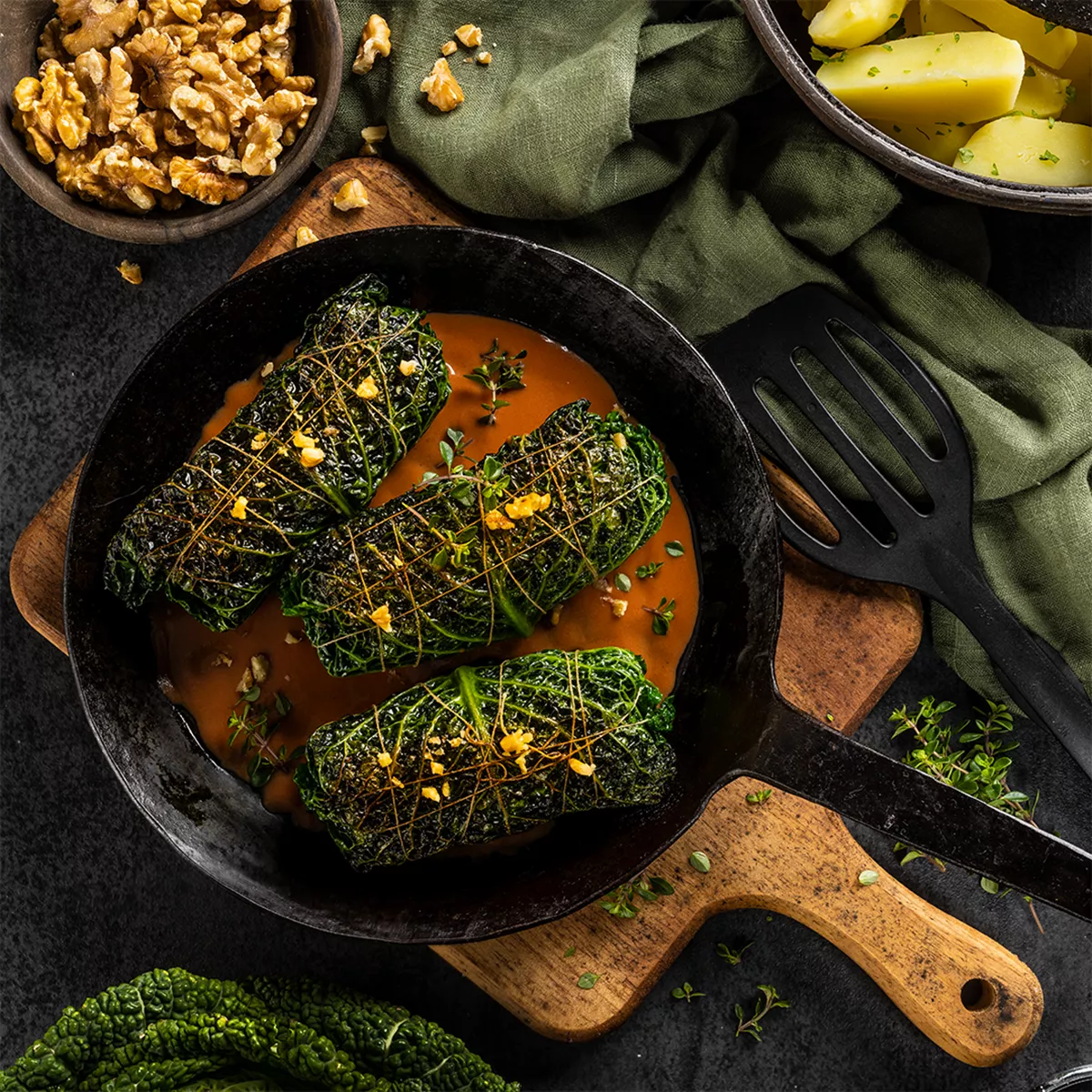 Wirsing-Rouladen mit Ziegenkäse